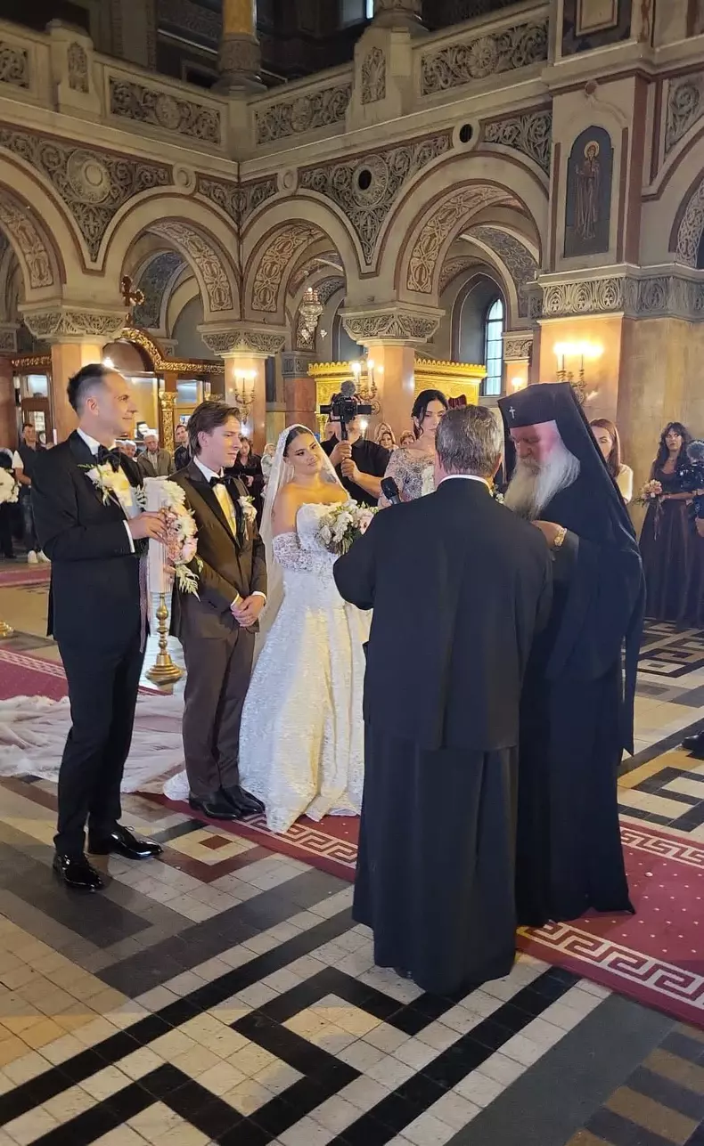 Dan Negru și soția au fost nași (2)