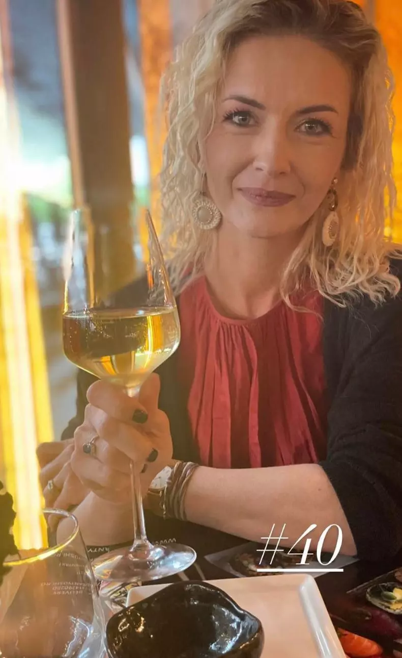 Elwira-40-de-ani