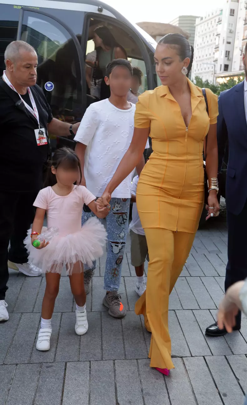 Rosalía gathers many familiar faces at her concert in Madrid