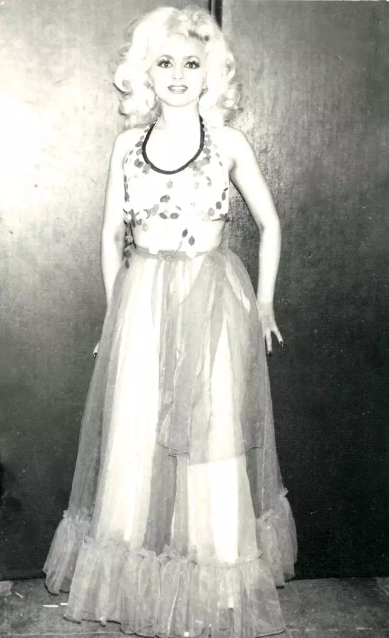 camelia mitoseru in tinerete