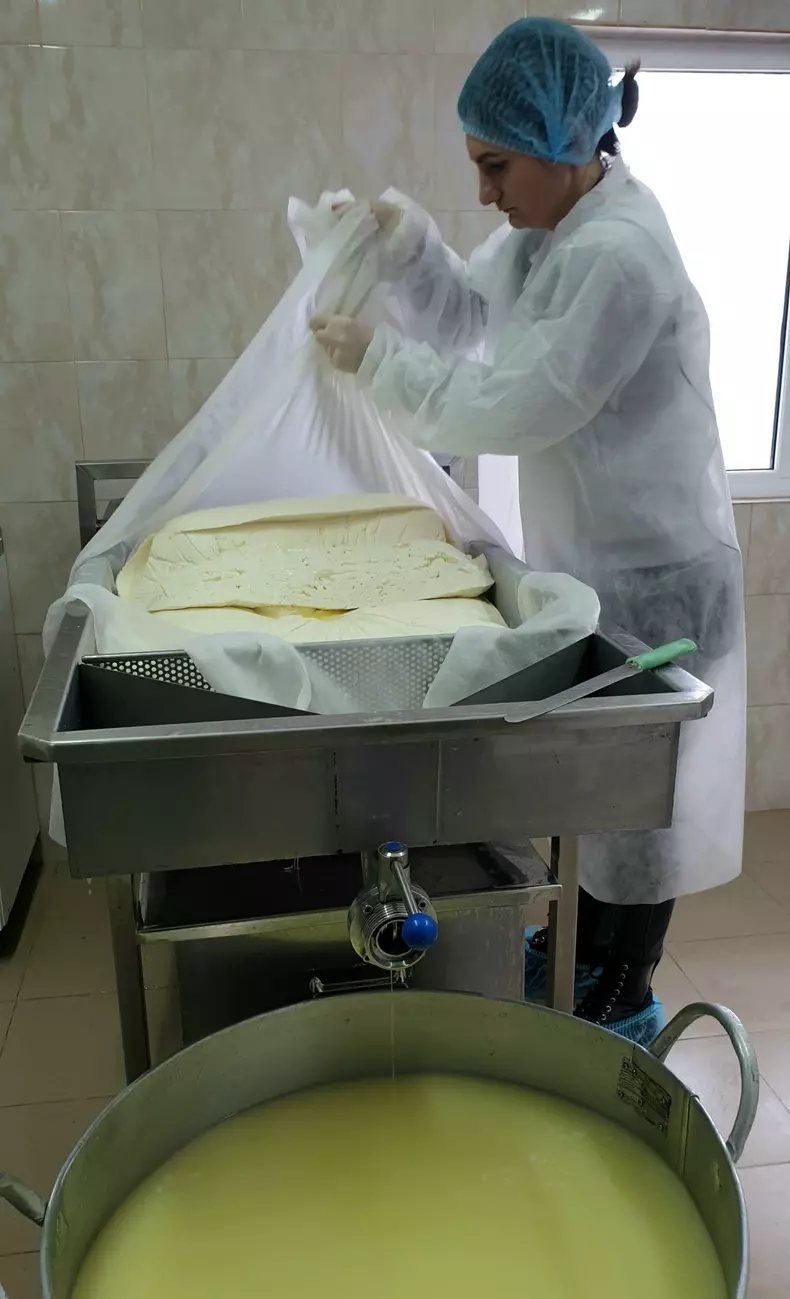 Echipa ROventura ajunge la Cerna, un loc de poveste și de povestit (6)