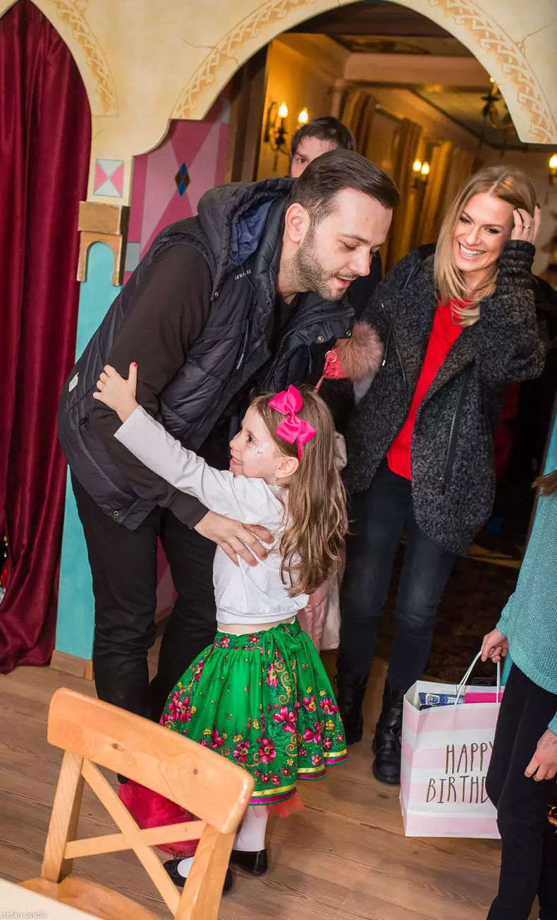 Petrecerea aniversară a Maria Isabelei, fiica Oanei Roman si a lui Mariu Elisei