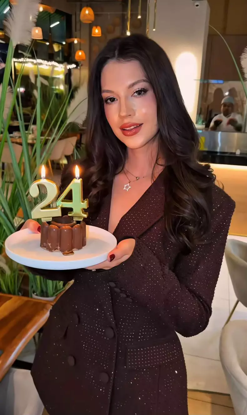 Cleopatra Stratan zi de nastere2