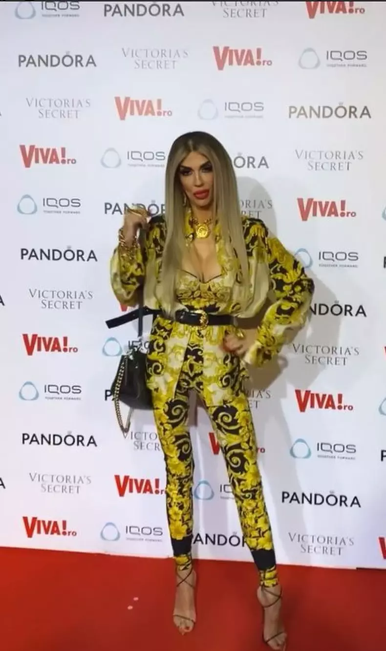 Raluca-Badulescu-petrecerea-VIVA