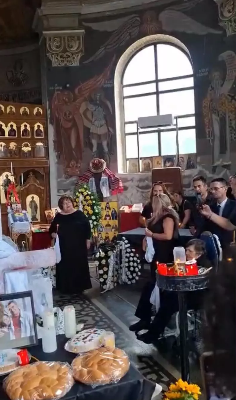 anca pandrea inmormantata astazi2