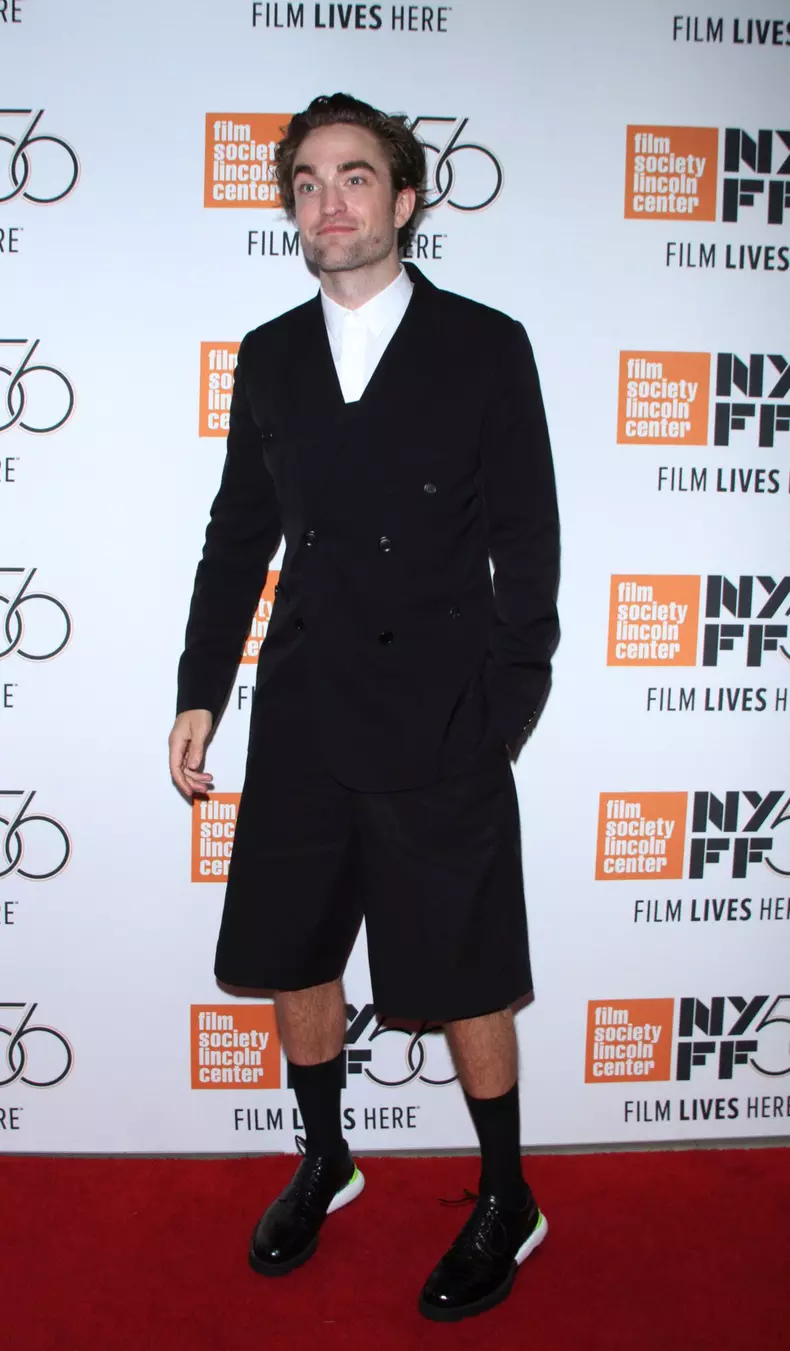 Robert Pattinson are COVID-19