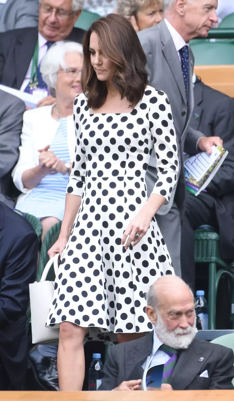 6 piese vestimentare care nu lipsesc din garderoba lui Kate Middleton