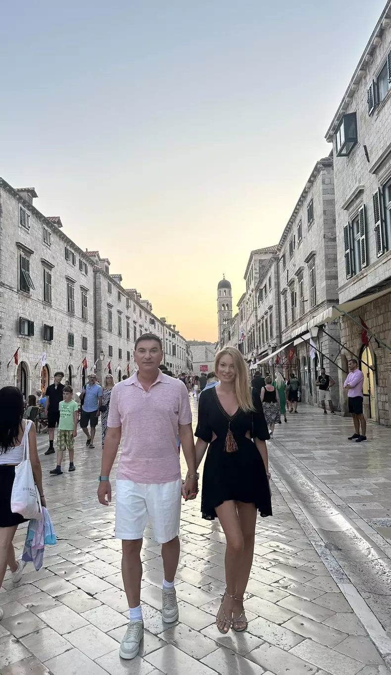 valentina pelinel 32