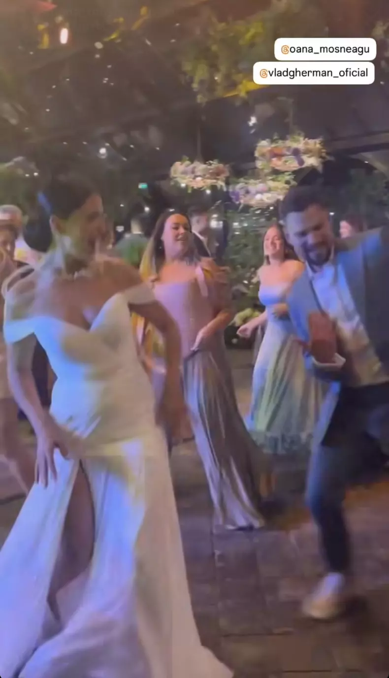 Oana Moşneagu, în cea de-a doua rochie de mireasă, alături Vlad Gherman, în cadru petrecerii de nuntă