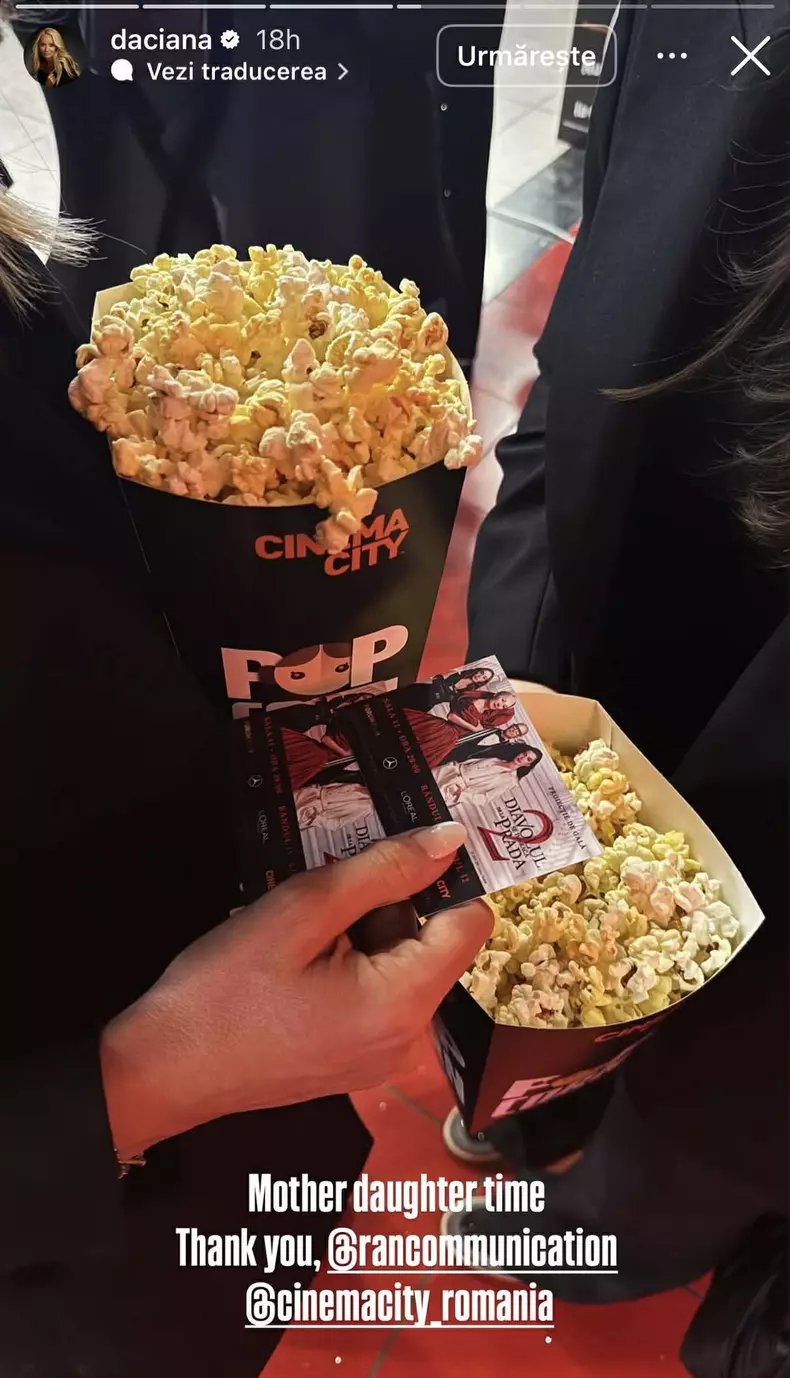 Daciana Sârbu cu fiica ei la avanpremiera unui film2
