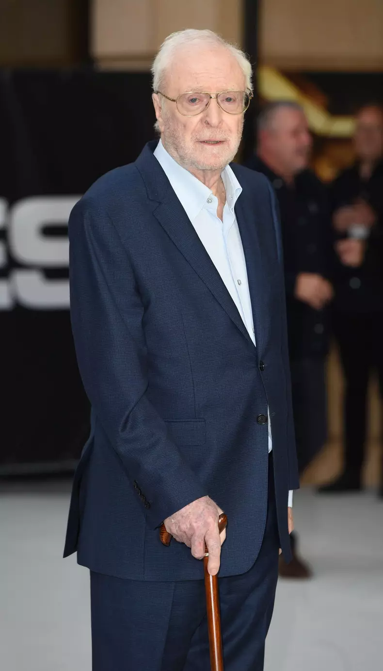 Michael Caine, vacanță relaxantă în Barbados. Cum a fost surprins pe plajă actorul de 90 de ani