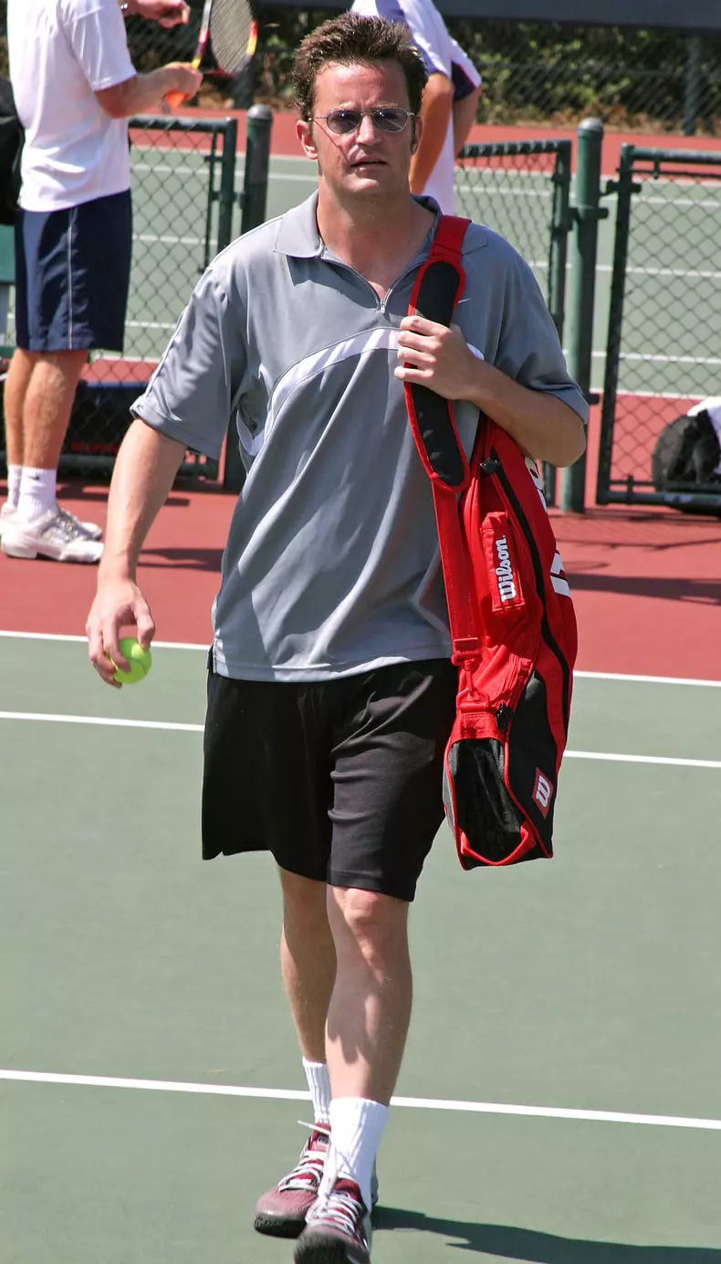 Ultimele zile din viața lui Matthew Perry. De ce au fost îngrijorați prietenii săi și ce au găsit polițiștii în casa lui