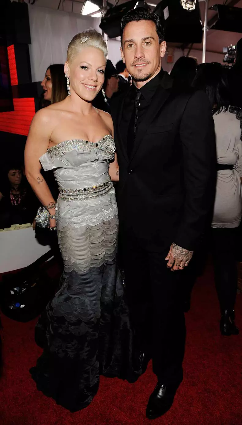 Pink și Carey Hart9