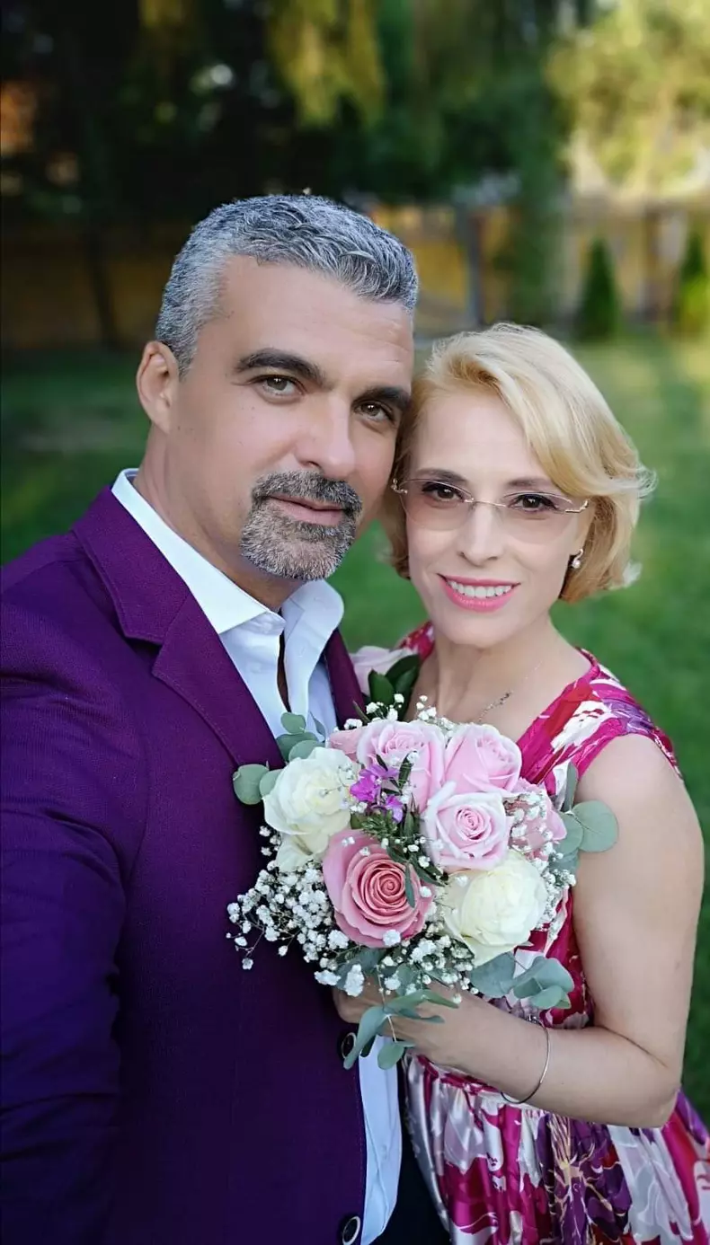 Monica-Davidescu-despre-secretul-relatiei-de-25-de-ani-cu-Aurelian-Temisan-1