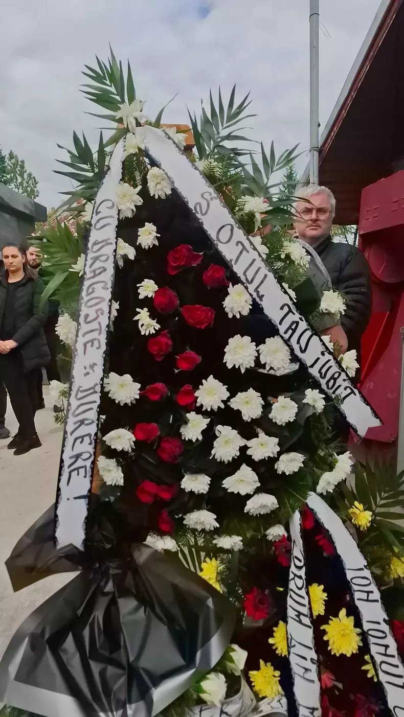 Imagini de la înmormântarea actriței Marinela Chelaru (8)