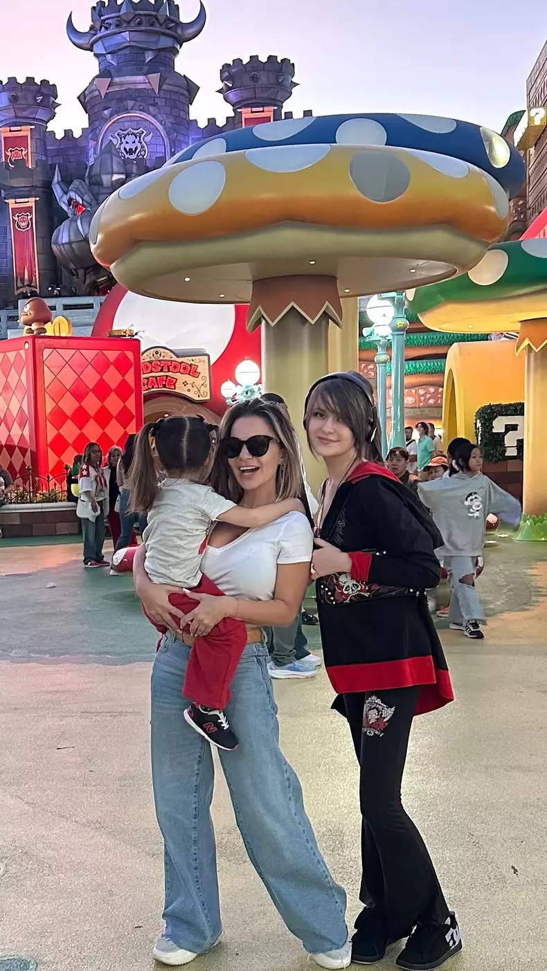 Andreea Antonescu și fiicele ei, Sienna și Venice