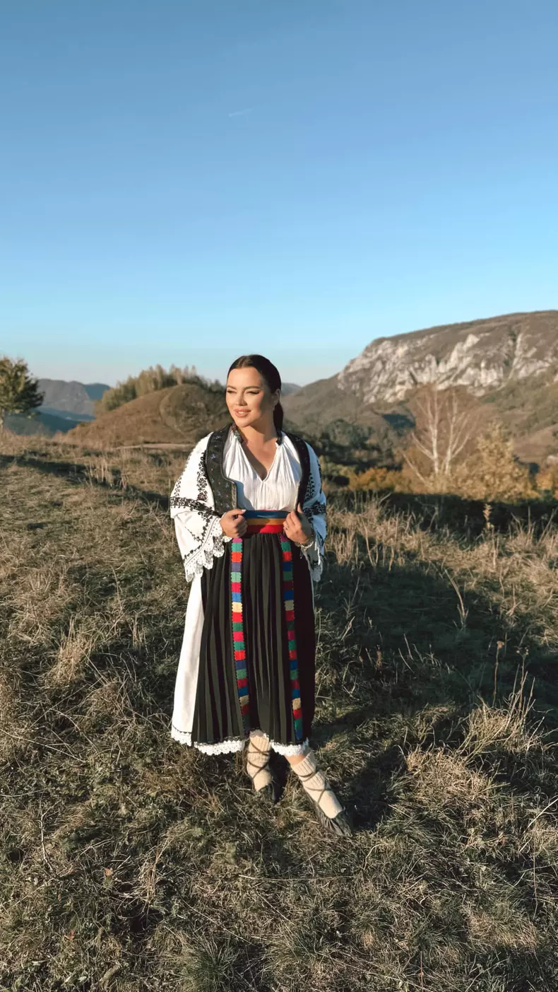 carmen-de-la-salciua-artista1