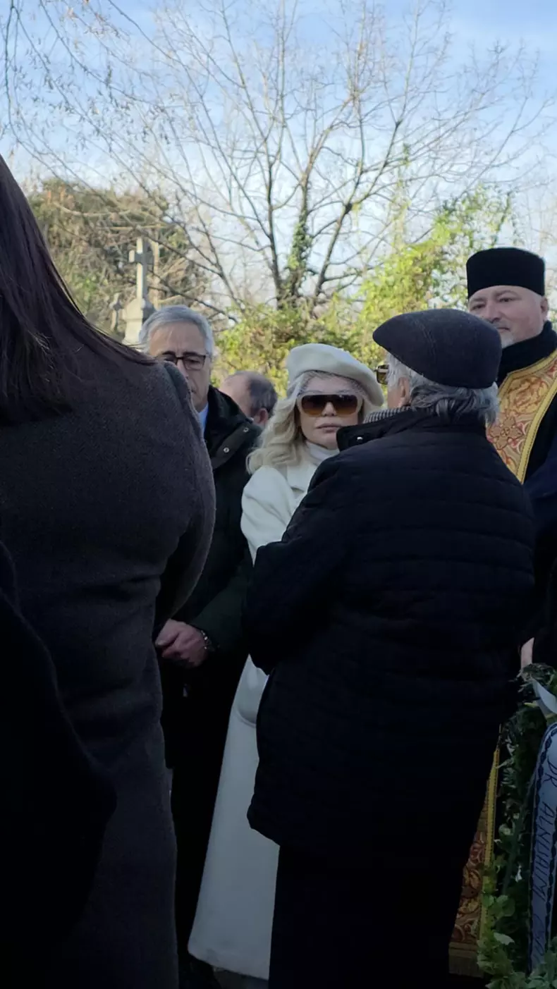 inmormantare tatal loredanei (12)