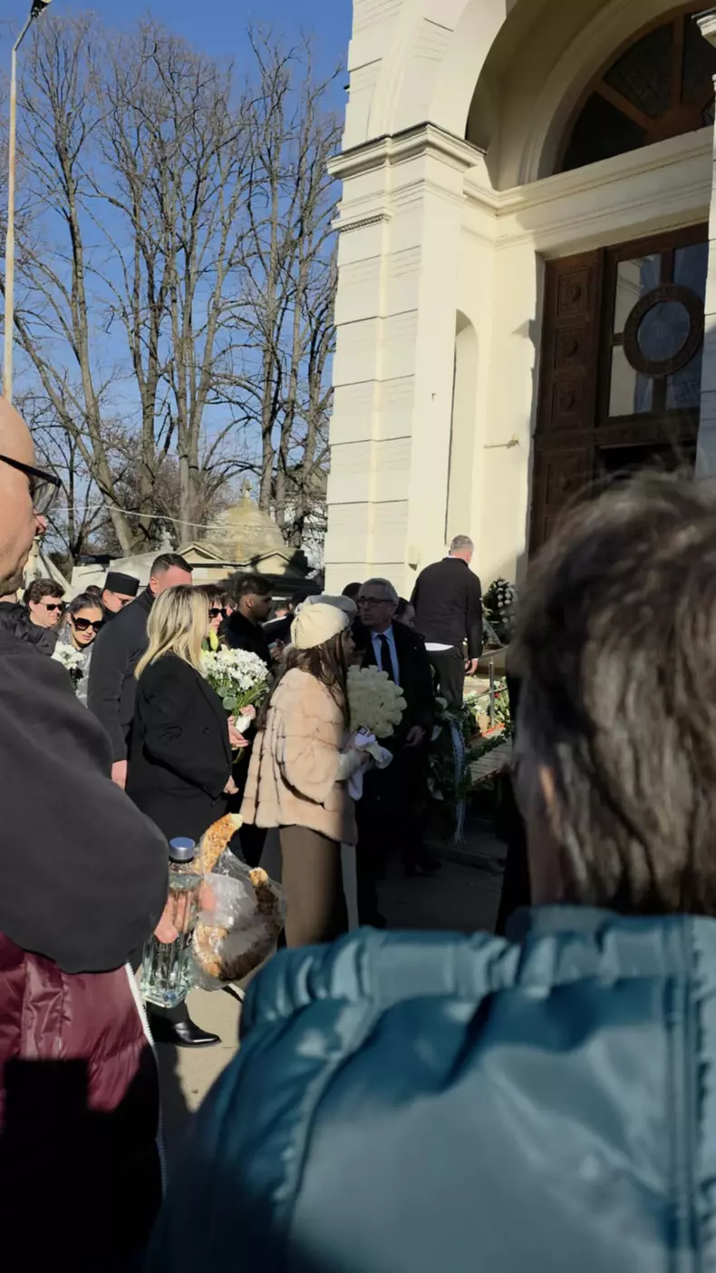 inmormantare tatal loredanei (19)