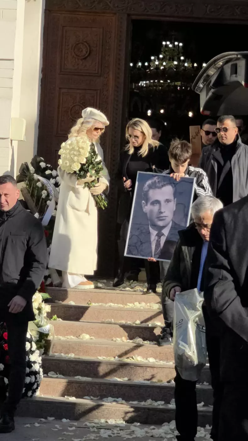 inmormantare tatal loredanei (3)