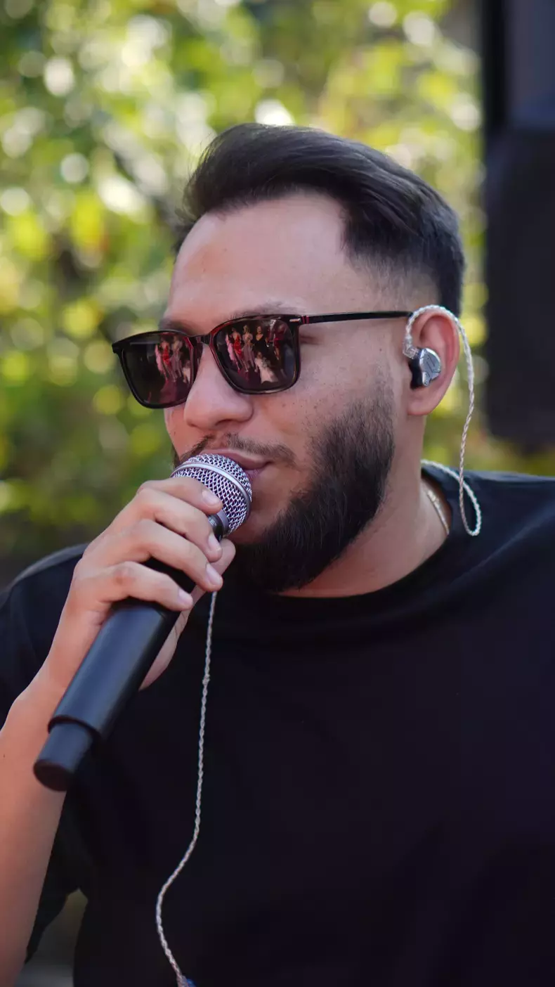 leo-de-la-rosiori-canta1-2