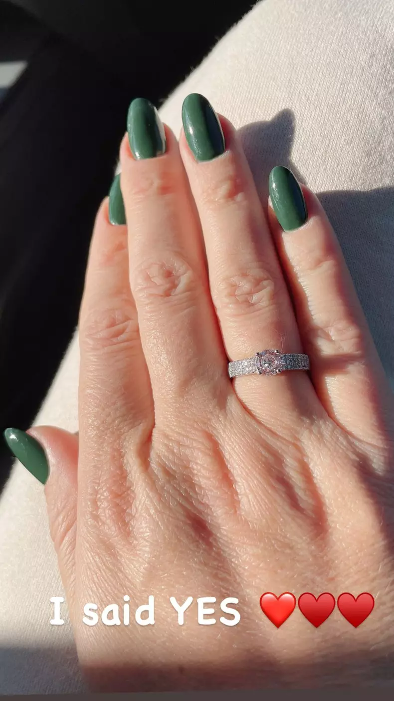 A-spus-din-nou-„Da.-Mirela-Vaida-ceruta-din-nou-in-casatorie.-Cum-arata-noul-inel-al-vedetei-4