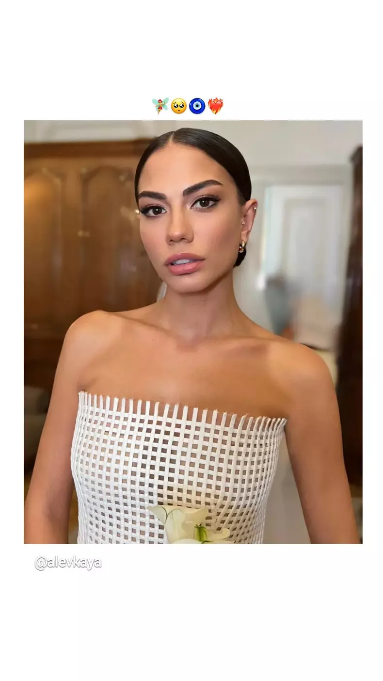 Demet Özdemir s-a căsătorit cu alesul inimii ei, cântărețul Oğuzhan Koç. Câte rochii a schimbat mireasa și ce cadou deosebit a primit