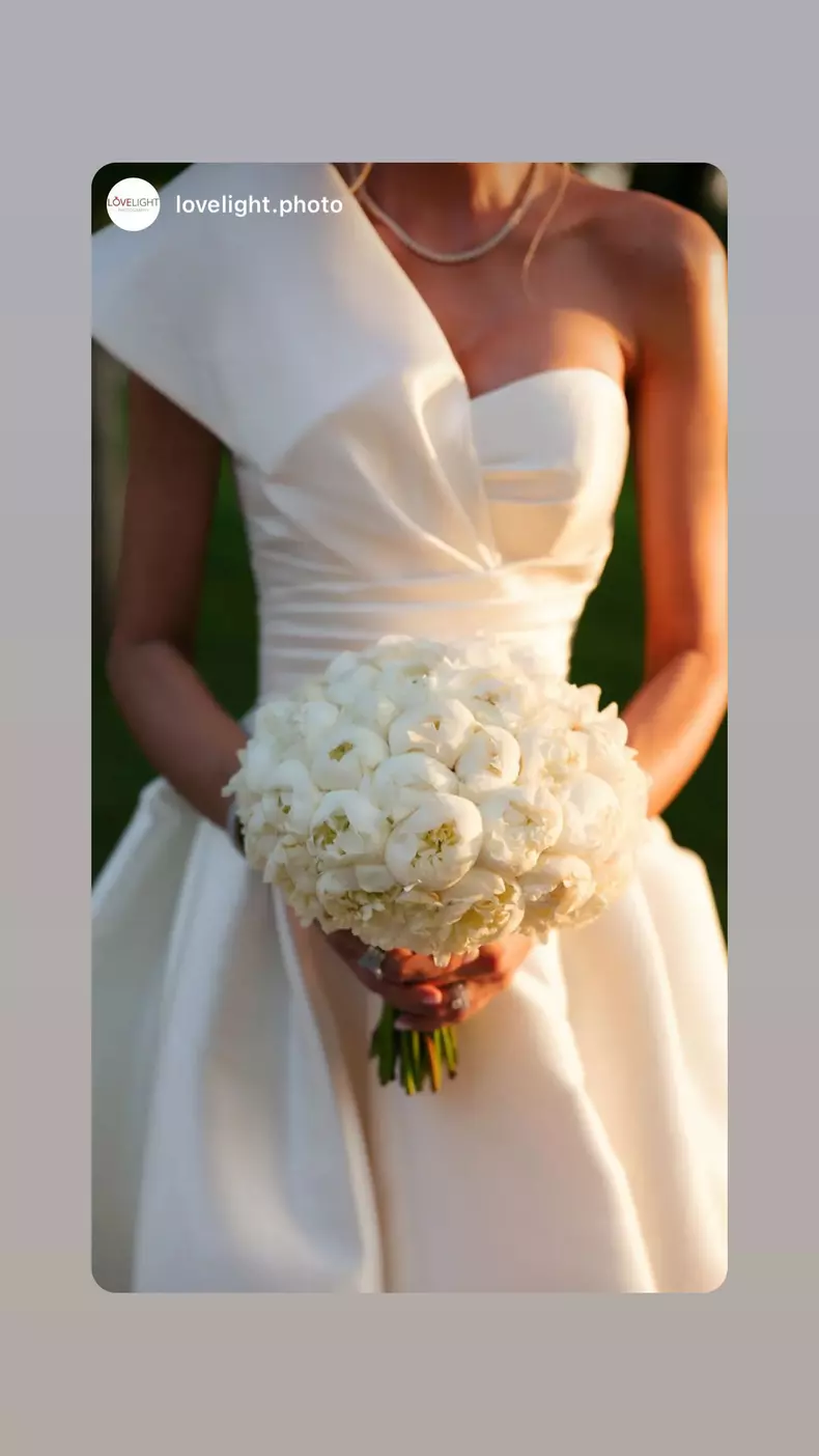 Dani Oțil Gabriela Prisăcariu imagini de la nunta buchetul de mireasa