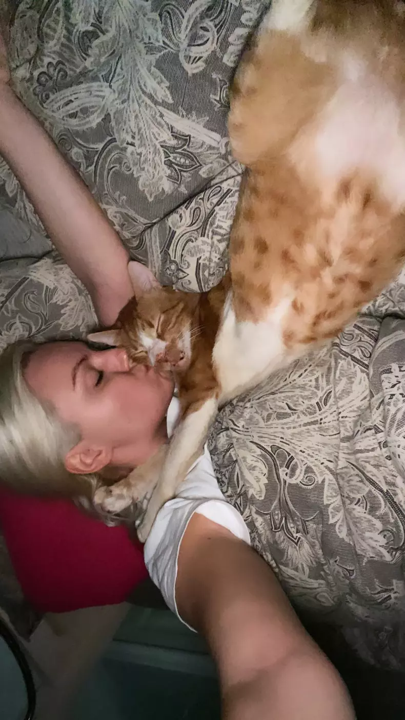 Alexandra Stan și pisoiul ei