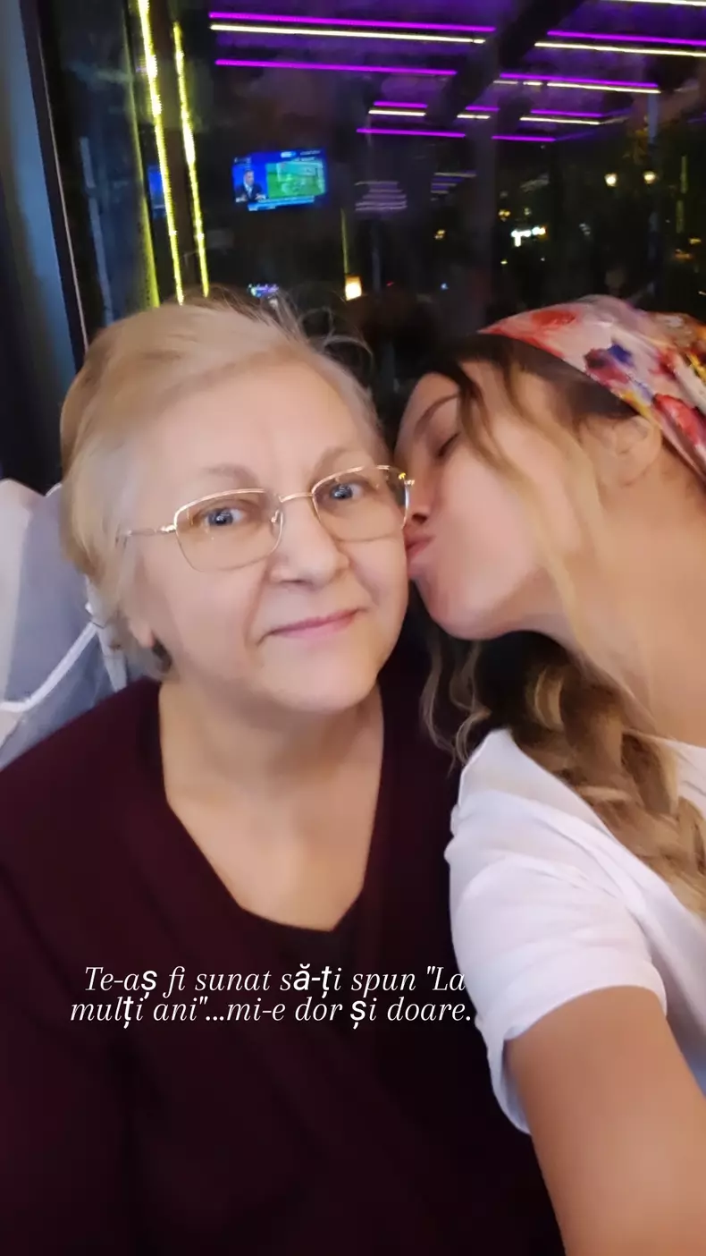 Lora și mama ei