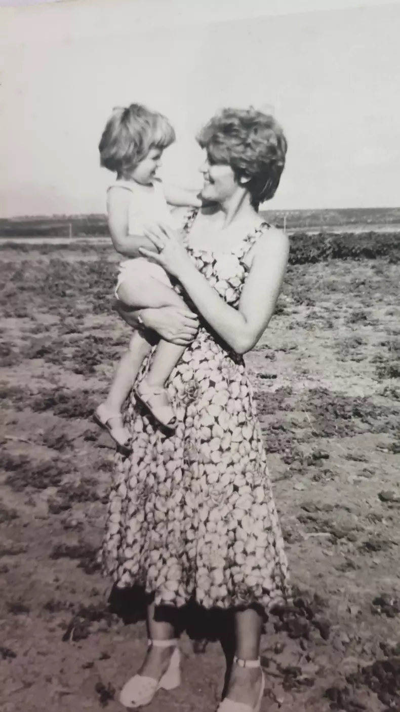 Matilda Pascal Cojocărița si fiul ei, Alin. Sursă foto: Arhivă personală