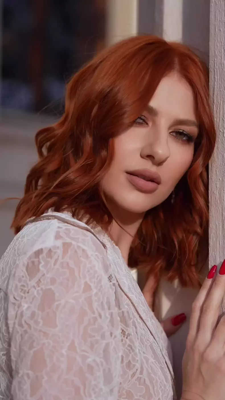 Lidia Buble schimbare look roșcat arămiu (1)
