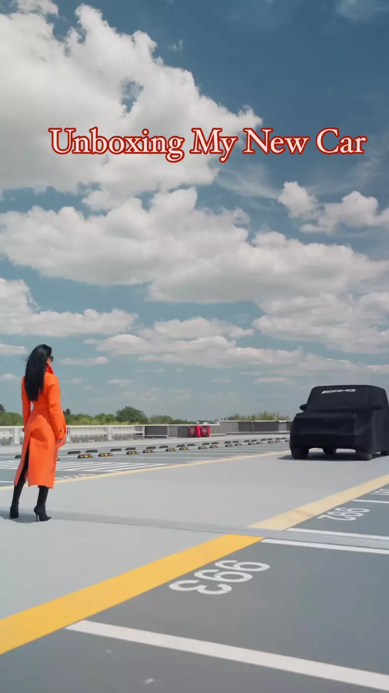 Adelina Pestrițu și-a cumpărat o mașină nouă marca Mercedes-Benz G Class