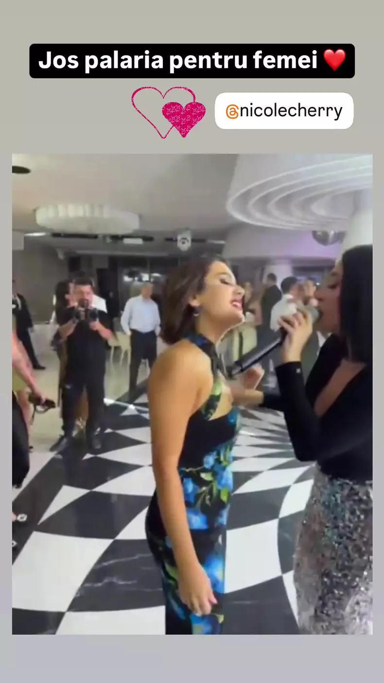 Romina Gingașu într-o rochie Dolce & Gabbana de 2.100 de euro, alături de Nicole Cherry