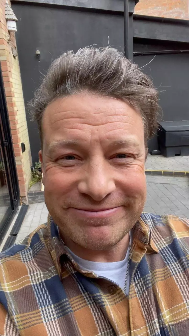 Jamie Oliver și soția sa și-au reînnoit jurămintele de nuntă în Maldive. Cine a participat la ceremonia specială