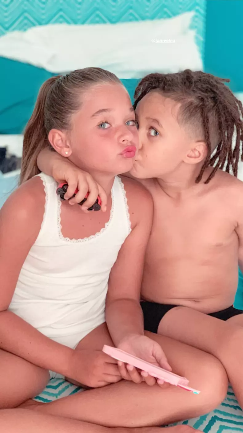 Maya și Dominic