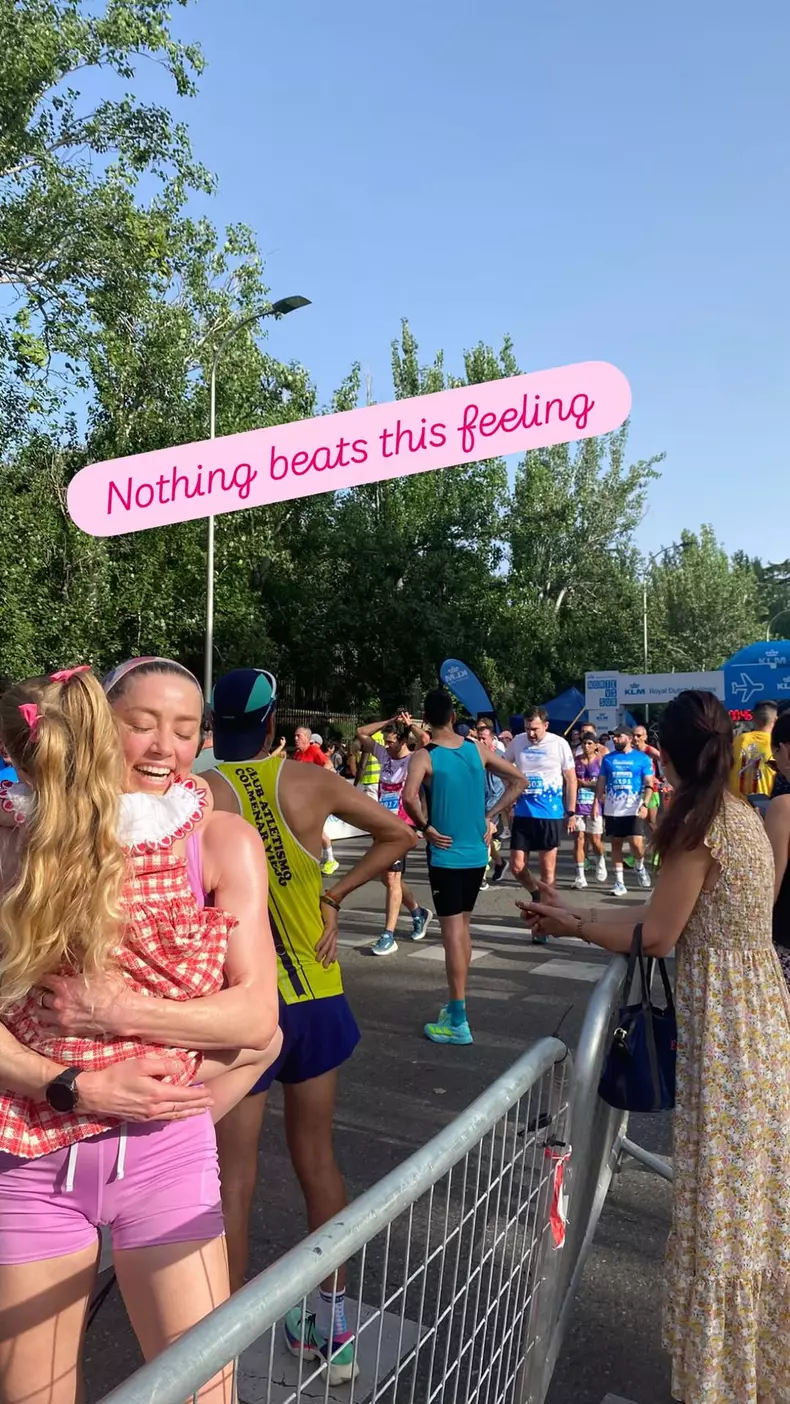 amber-heard-aparitie-rara-fiica-cursa-10-km-spania (3)