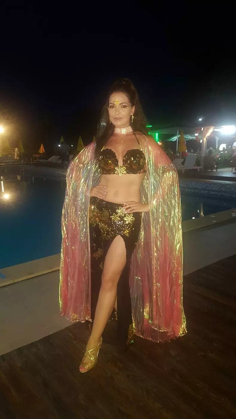 cu-ce-se-ocupa-deea-maxer-