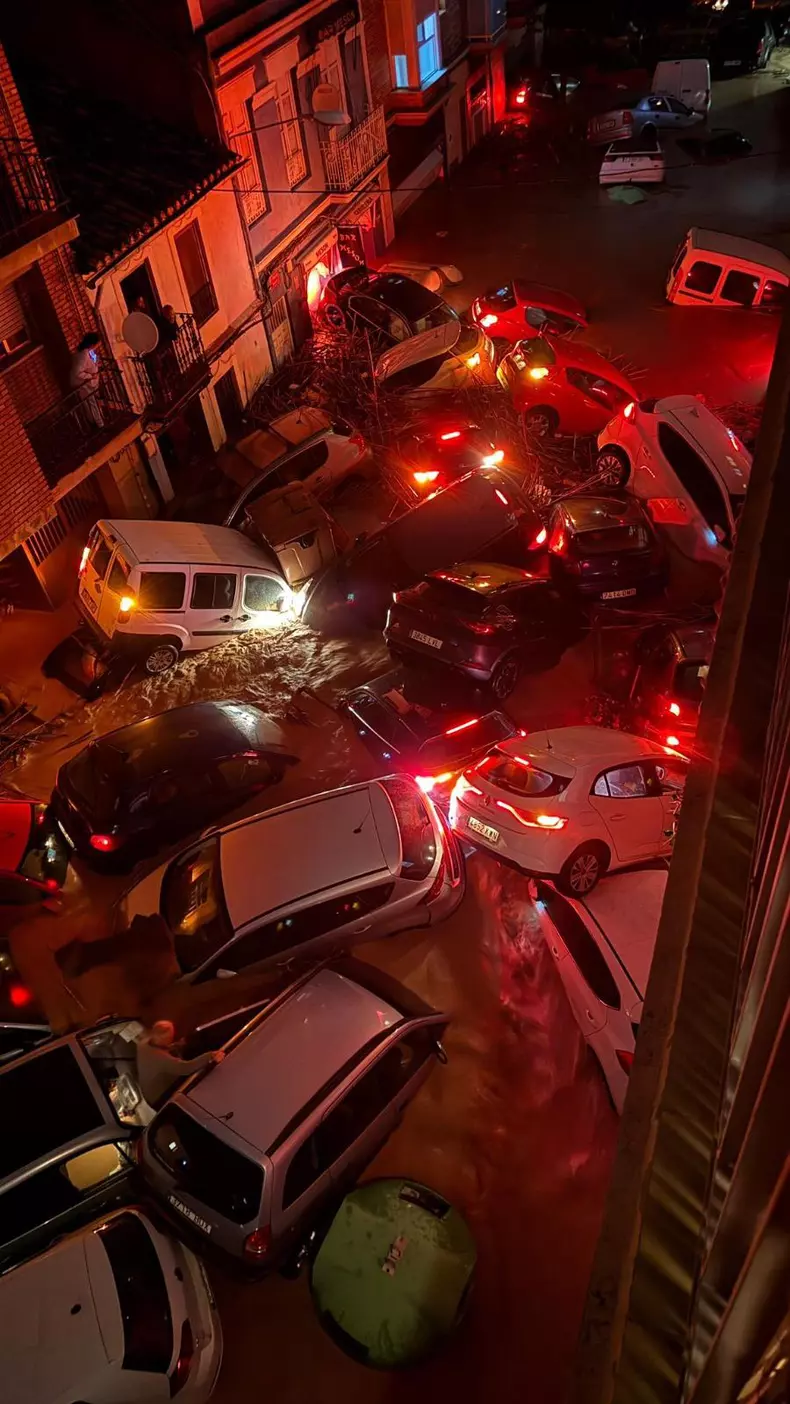 imagini-apocaliptice-dupa-inundatiile-catastrofale-cu-51-de-morti-din-spania-victimele-sunt-cautate-cu-dronele-932065