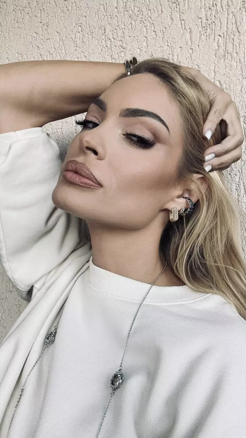 Valentina Pelinel2