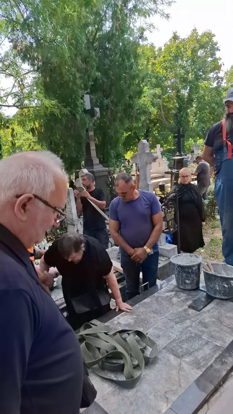 anca pandrea inmormantata langa iurie darie sotul ei4