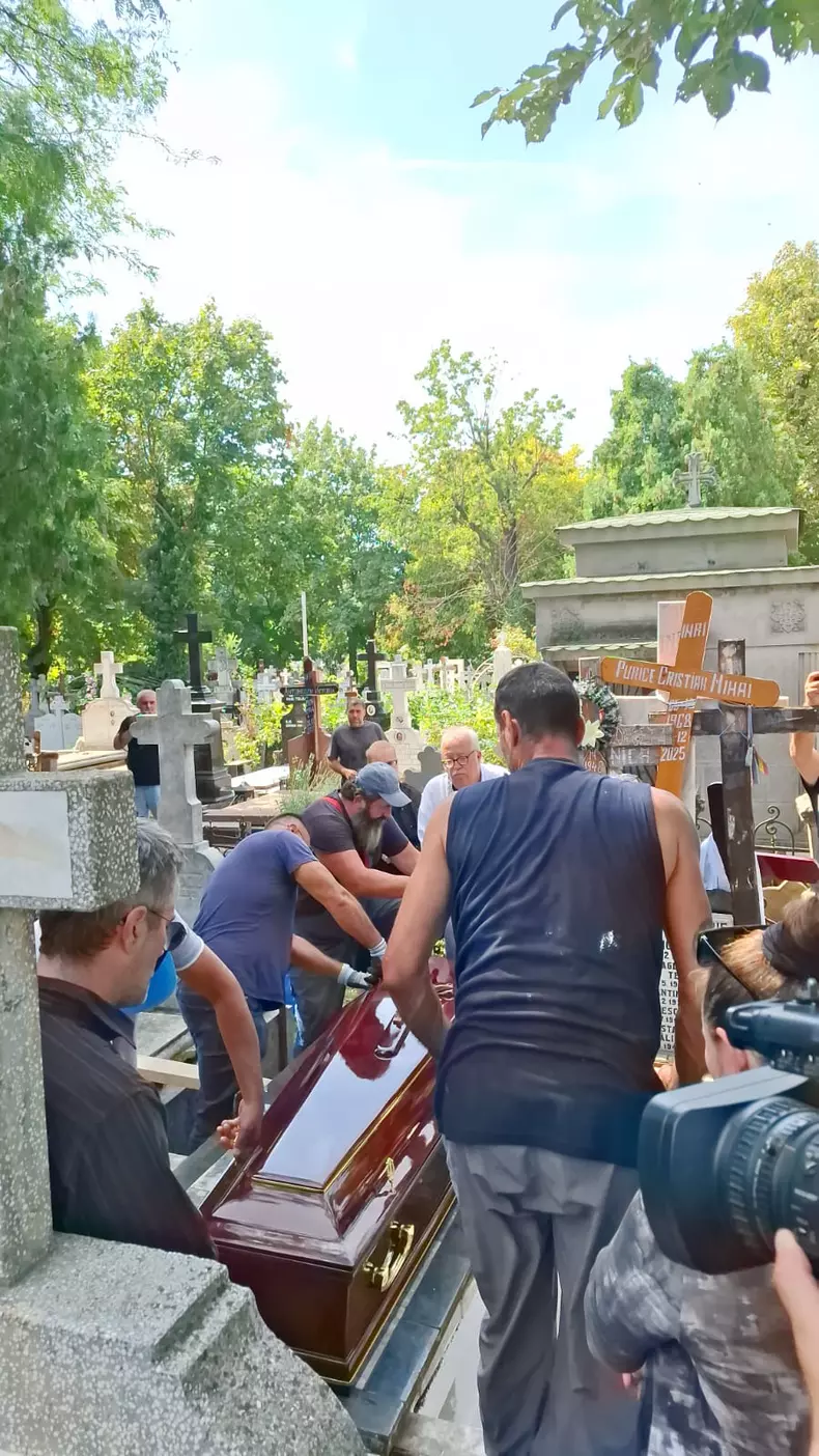 anca pandrea inmormantata langa iurie darie sotul ei6