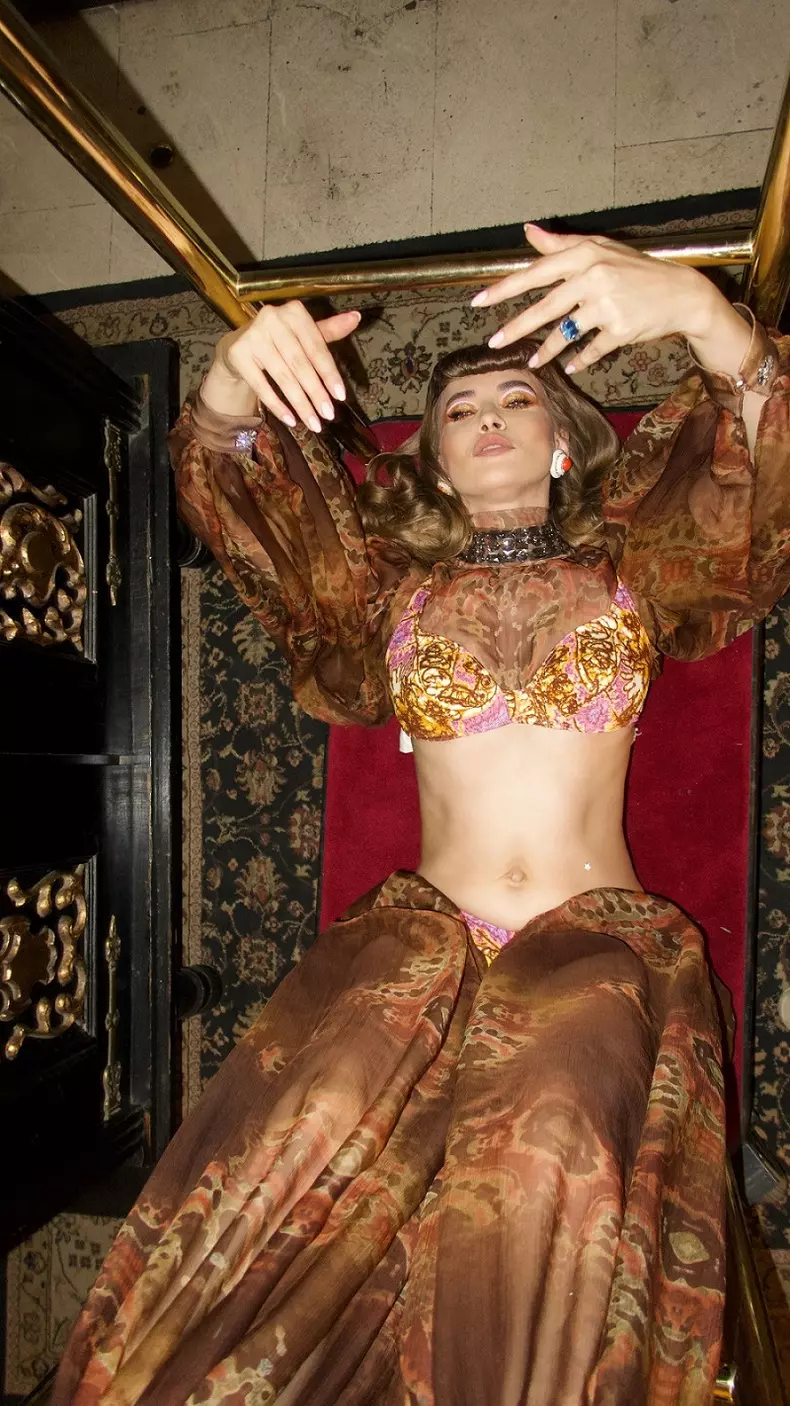 iulia-albu-outfit-sexy-editia-3-splash-vedete-la-apa-sezonul-5-image00013