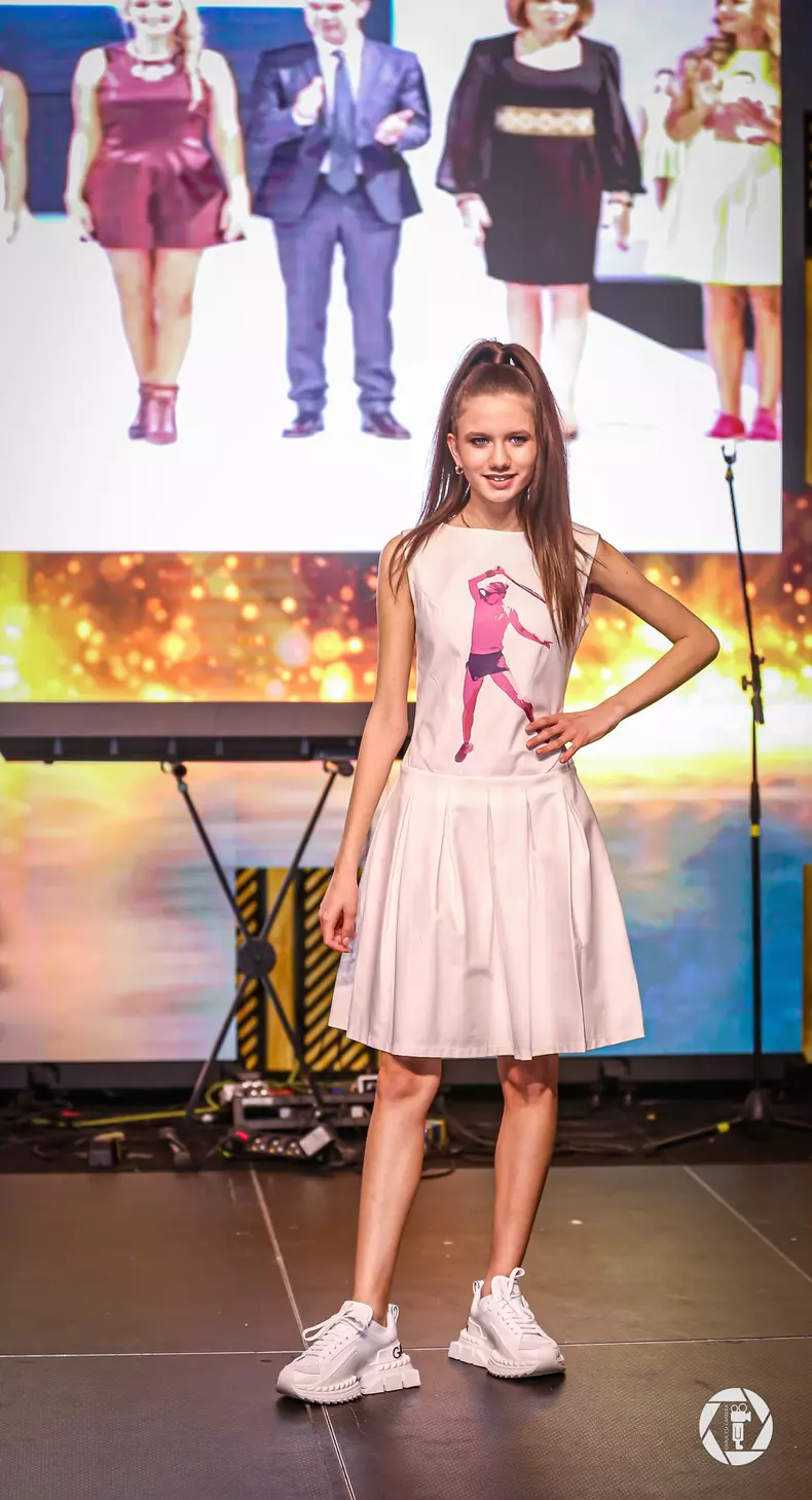 adela-draghiciu-in-prezentarea-adelei