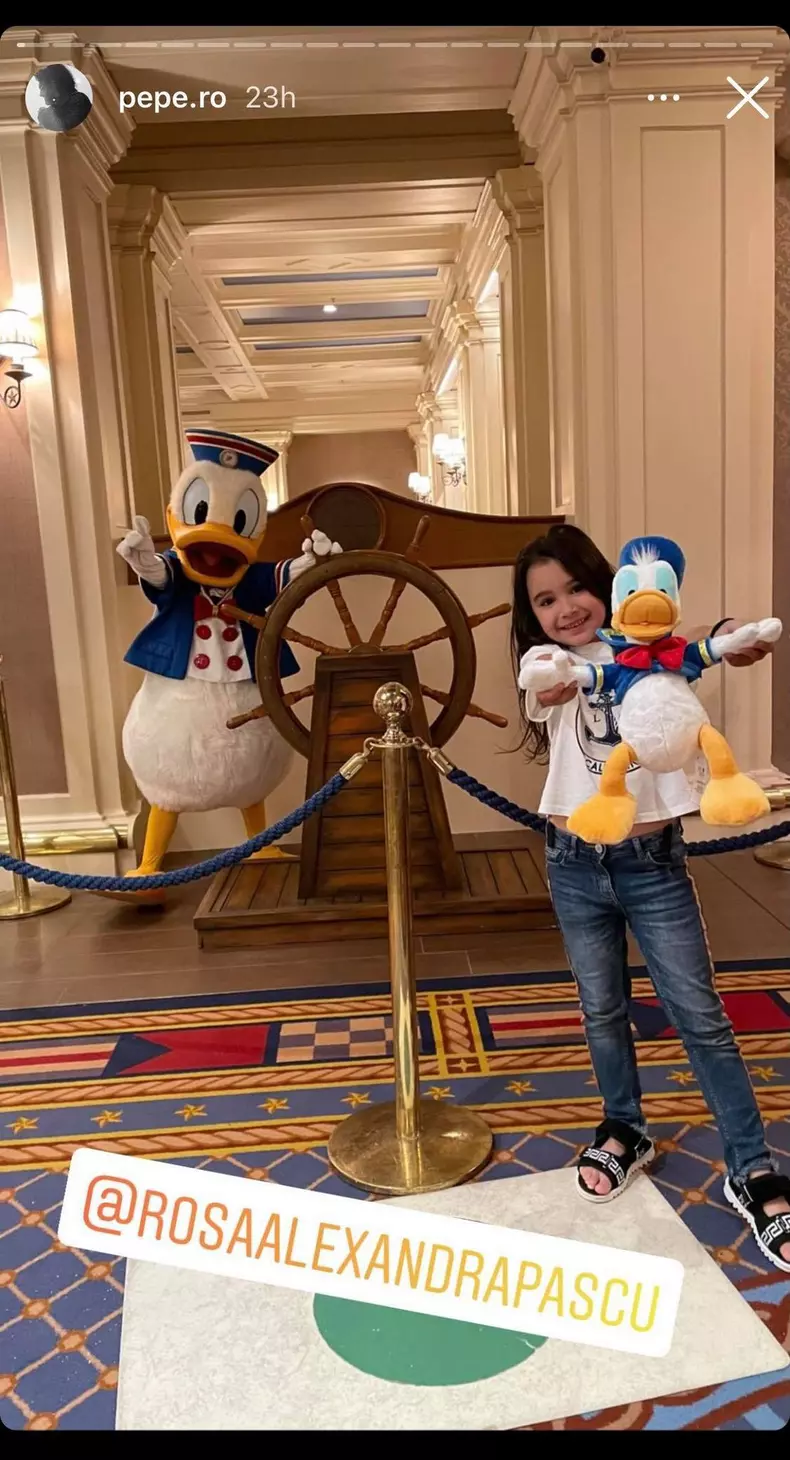 pepe-vacanta-cu-fiicele-si-noua-iubita