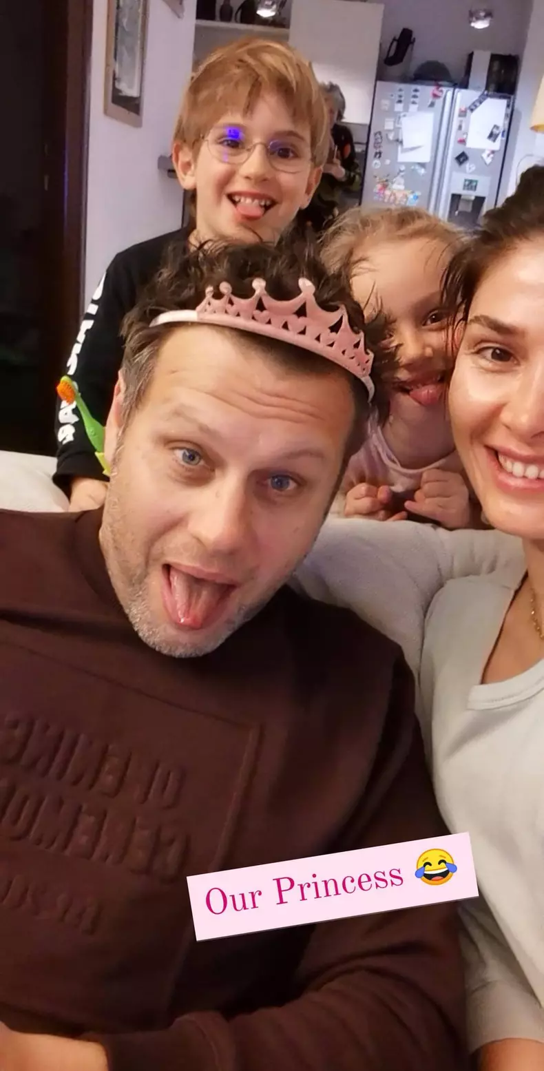 Alina Pușcaș, Mihai Stoenescu și doi dintre copiii lor, Alexandru și Melissa