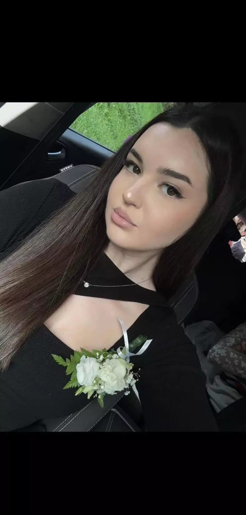 andreea cuciuc in masina