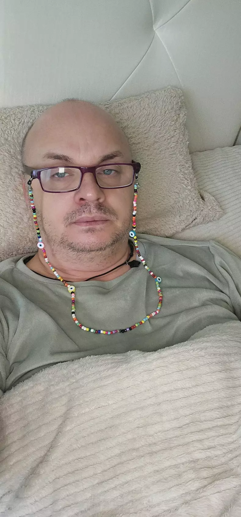 cristi din banat cu ochelari