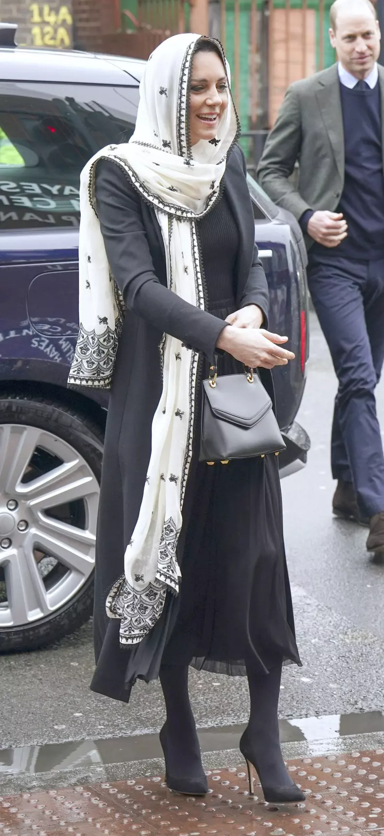 Moment stânjenitor pentru Kate Middleton. Ce a pățit prințesa de Wales în timpul unei întâlniri cu un oficial musulman