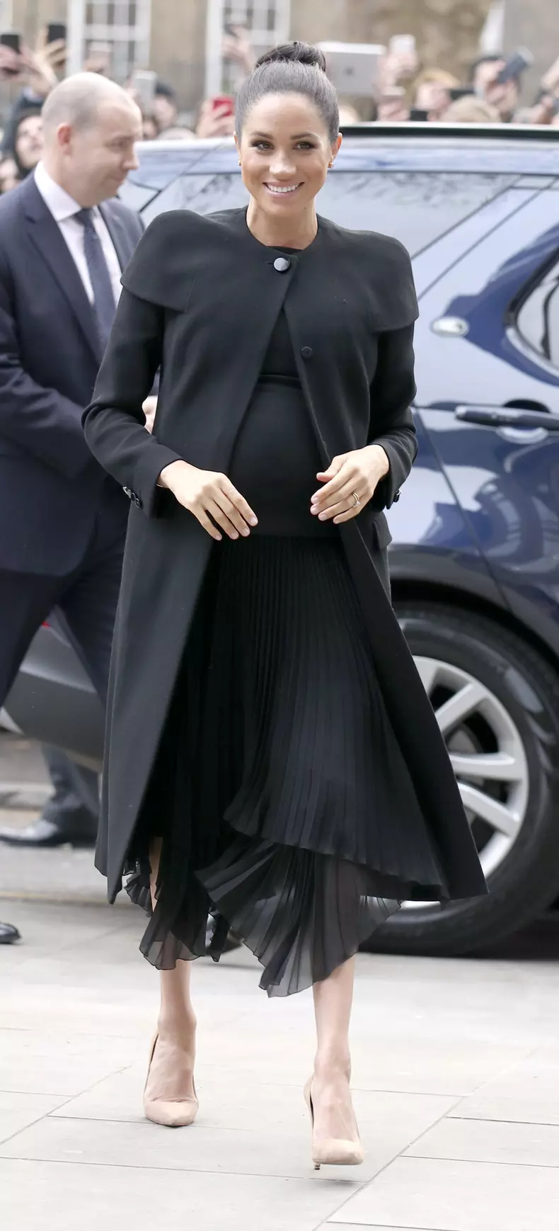 De ce și-a schimbat Meghan Markle coafura